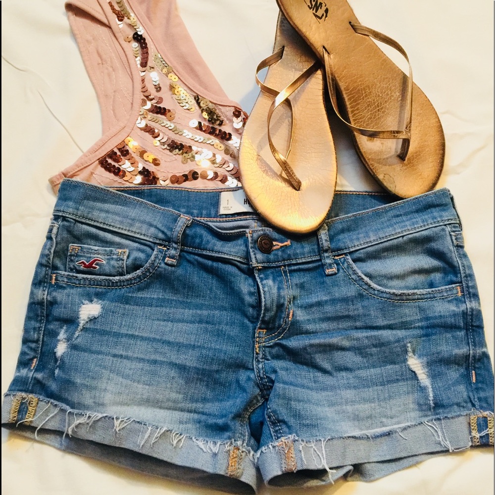 Hollister denim distressed shorts. waist 25